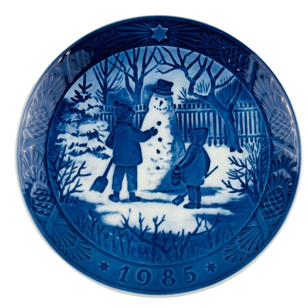 Vintage Royal Copenhagen The Snowman Blue Christmas Plate Kai Lange 1985